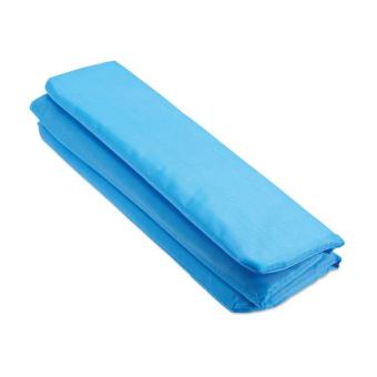 MOMENTS Faltbare Sitzmatte Hellblau