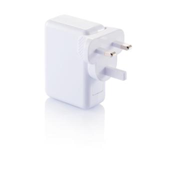 XD Collection Reiseadapter mit 4fachem USB Anschluss Weiß