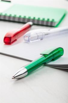Chute ballpoint pen Green