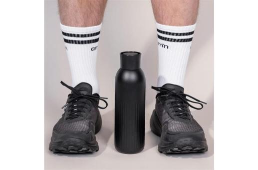 InSideOut Sagaform Tekla Push Stahlisolierflasche mit Druckverschluss (recycelt) 500 ml Schwarz