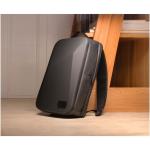 SCX.design L12  Shield Rucksack mit eingebauter 10.000 mAh Powerbank und 3-in-1 Ladekabel Schwarz